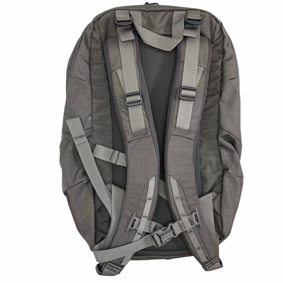 Mystery Ranch NWT Prizefighter 20L Daypack Gray - Picture 4 of 6